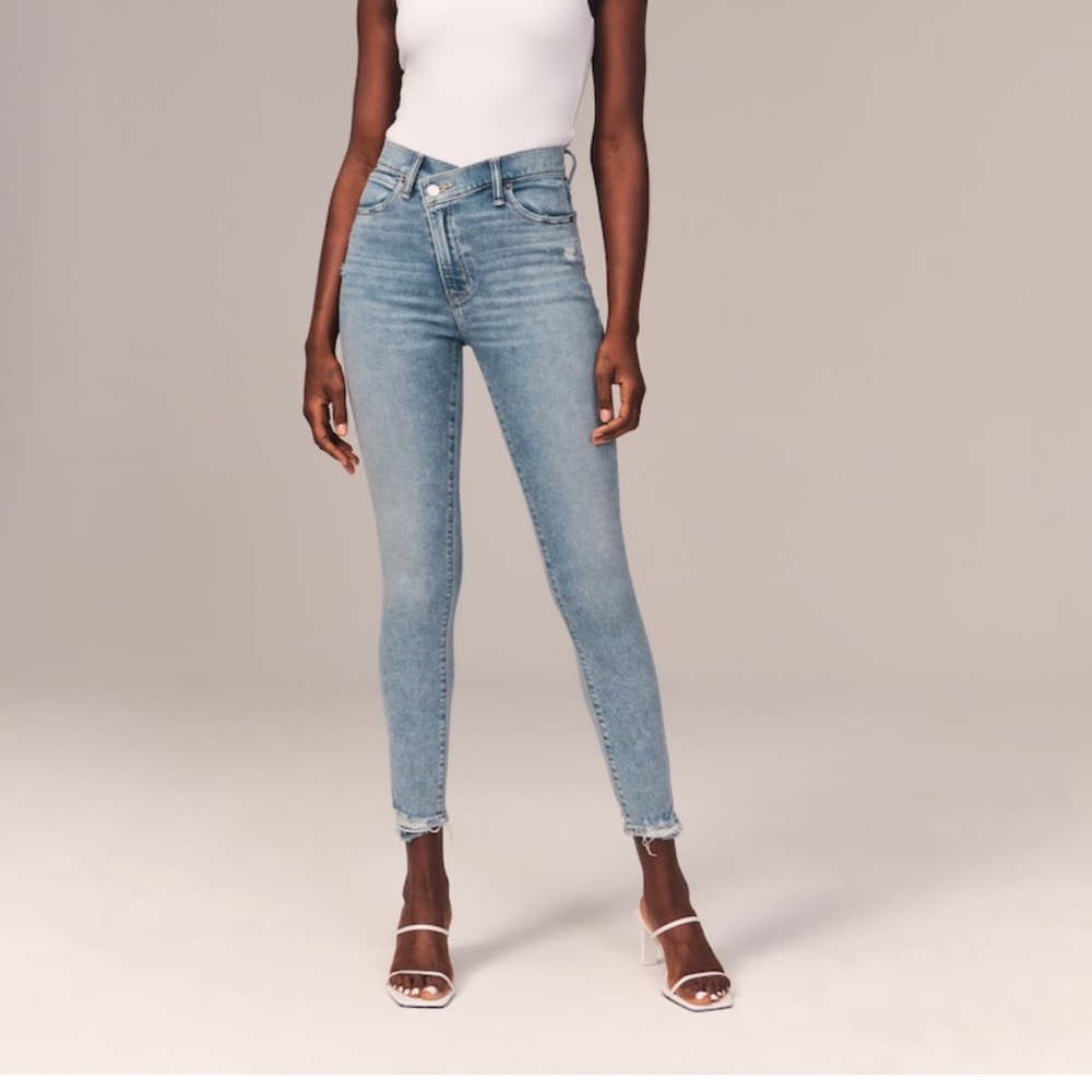 High rise skinny jean. Worn once